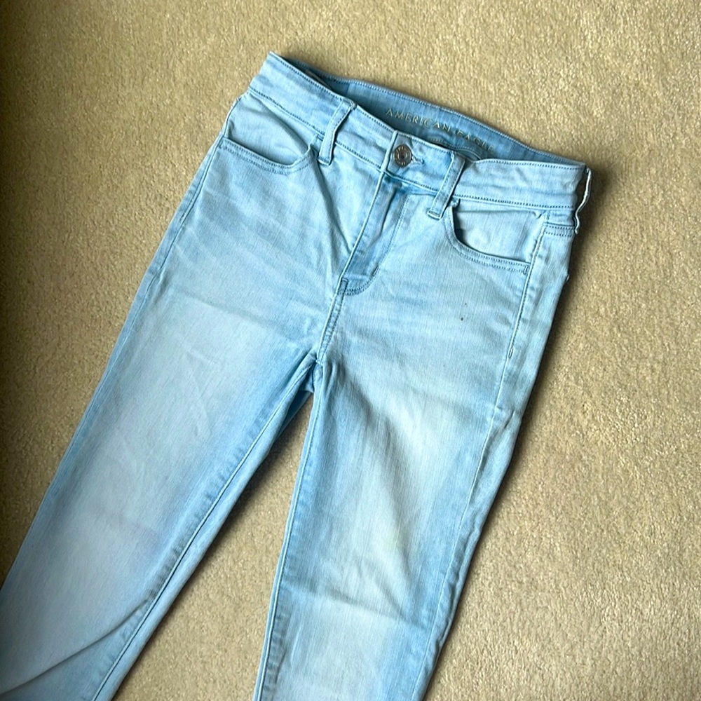 American Eagle Size 2 Light Jeans